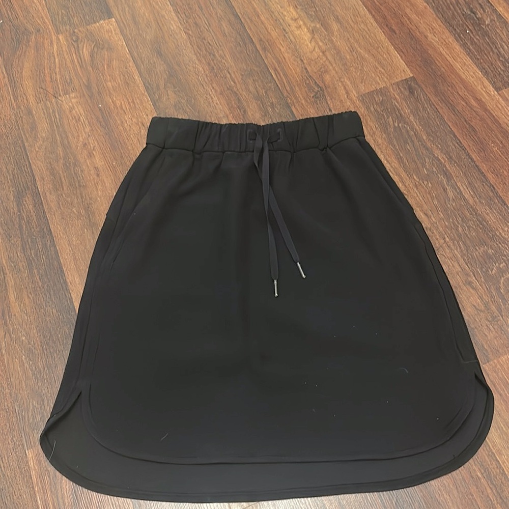 Lululemon women’s skirt. Size 4